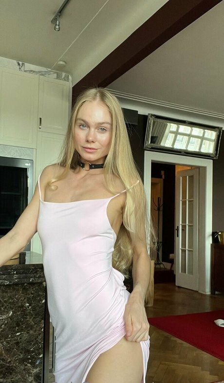 NancyAce star erotic photo