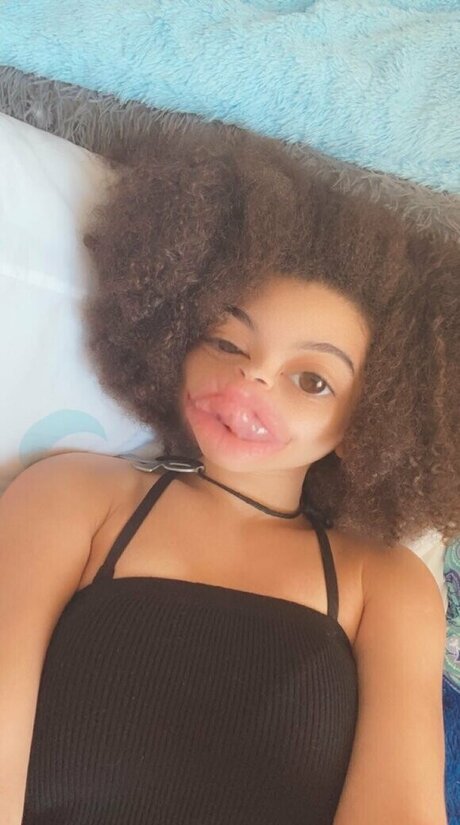 devilssweettooth model free pictures