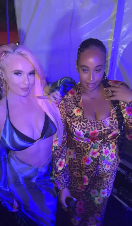 blonde nude onlyfans nudes archive