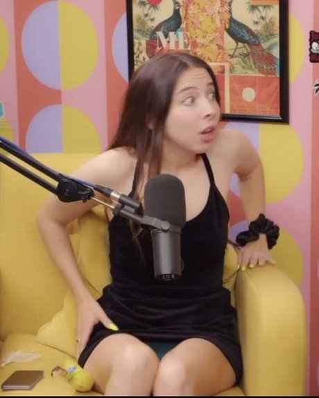 Esther Povitsky Profile pic