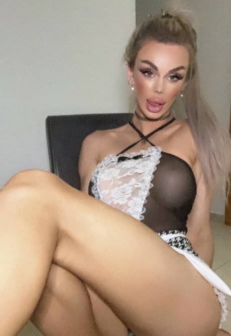 Malibu merc hot actress pic