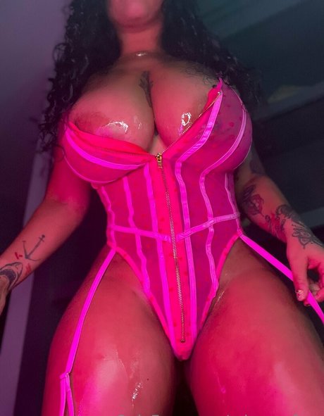 advoreefree nude model image