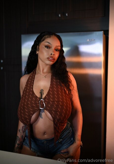 advoreefree model nudes img