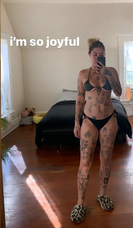 Velvetears model image