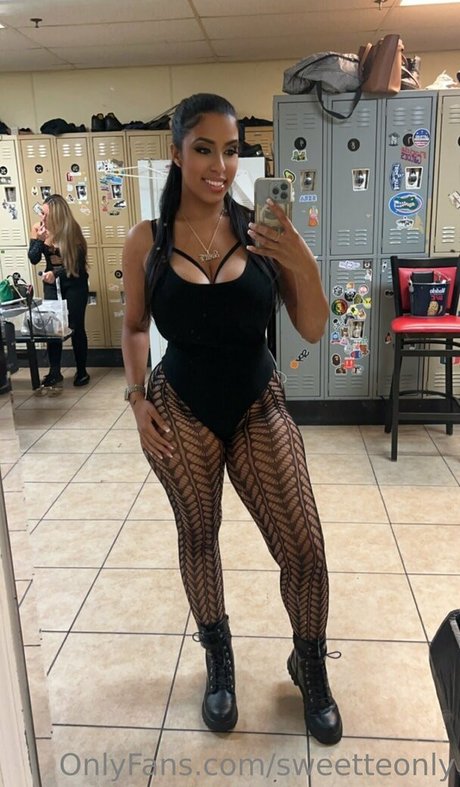 sweetteonly model hd picture