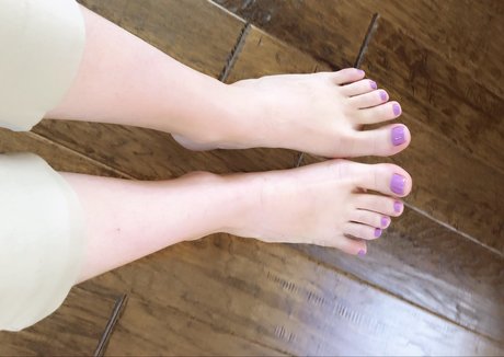 worshiprene free model picture