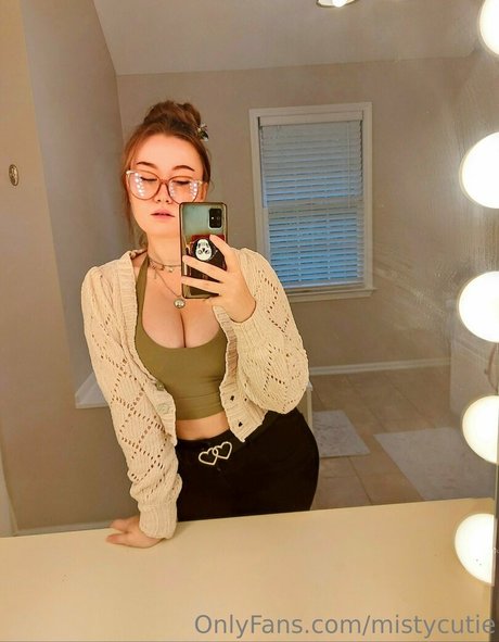 MistyCutie sex pornstar galleries