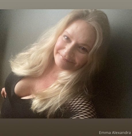 uniquilyyours porn star image