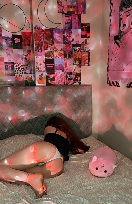 lunamire model exclusive picture