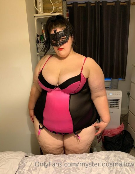 mysteriousmallow nude model gallery