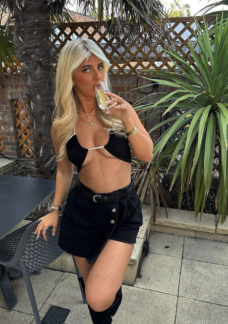 izzytaffs xxx model archive