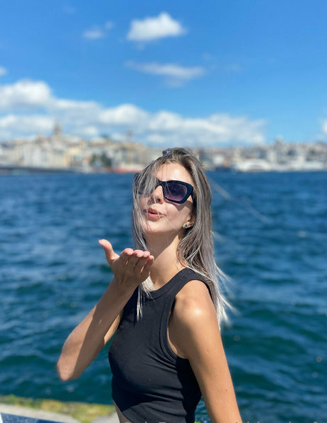 Chloe Leafs high quality star pics