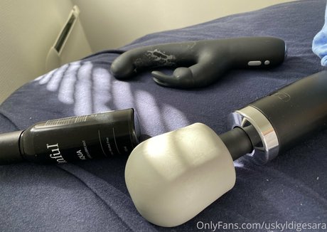 uskyldigesara adult model image