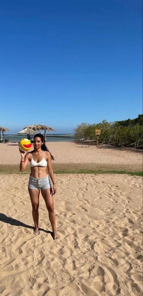 Clean With Me star naked photo