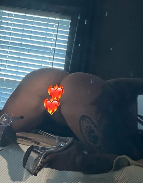 cearasky pretty model pic