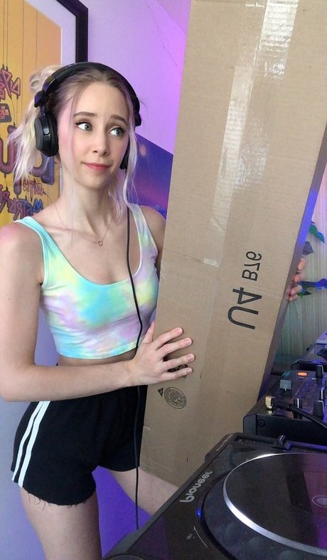 Jessu erotic model photos