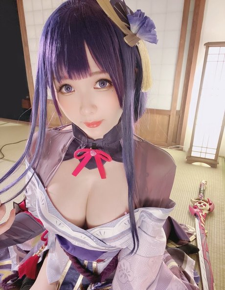 Shimo top model photo