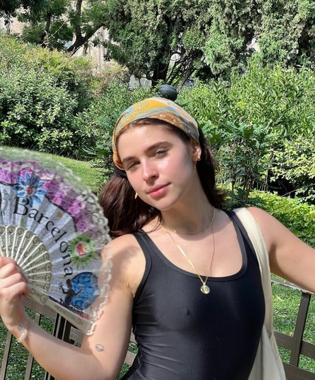 Gabi Stacenco hot star img