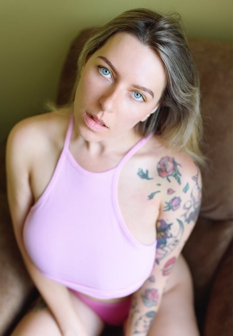 Kochanius model porn photo