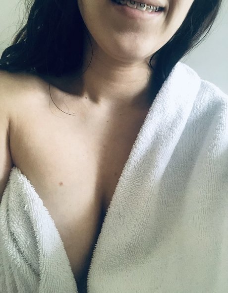 yoyolen star hot pic