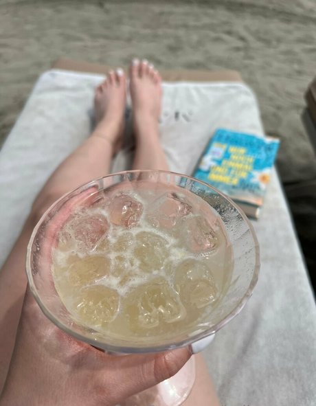 bellas paws model hot pics