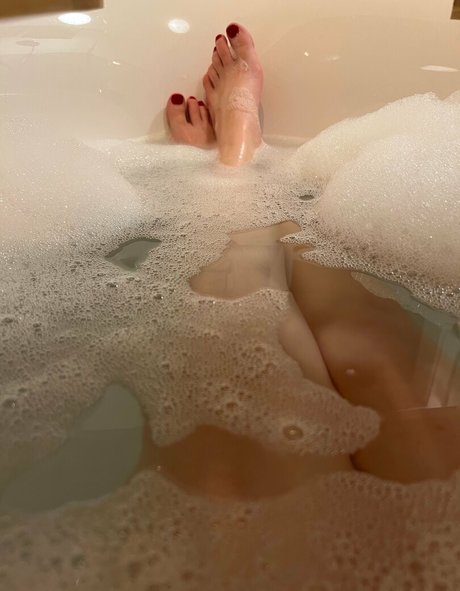 bellas paws exclusive actress photos