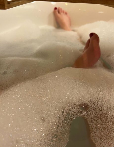 bellas paws pornstar pics