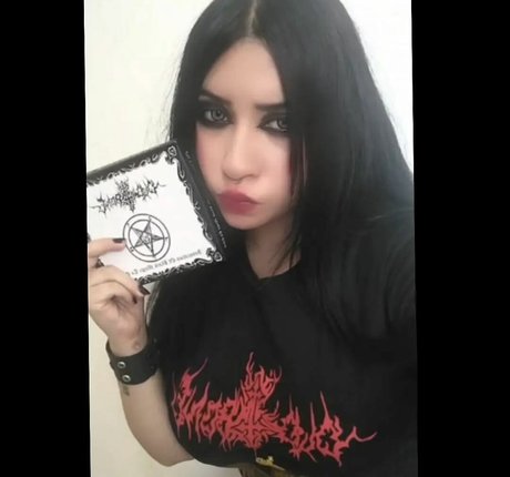 Moniikahr1 star nudes pictures