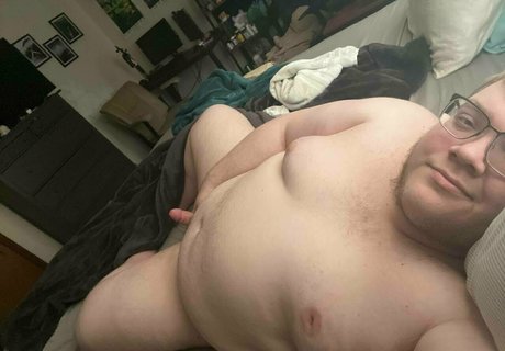 kingofpuppers model pretty pic