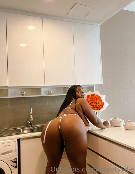 sweetyville star sexy picture