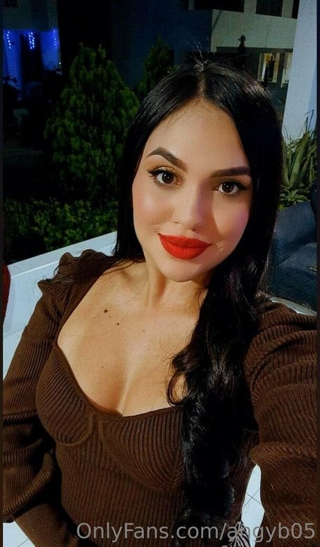 angyb05 nude star pictures