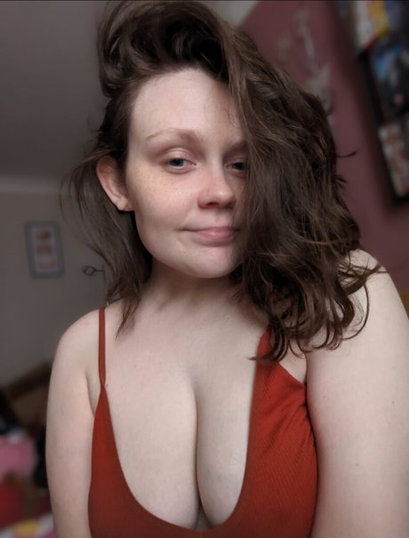 Reach For The Peach model nudes pictures