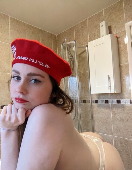 Reach For The Peach model best photo