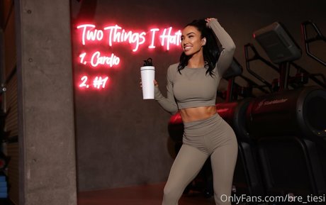 bre tiesi best model photos