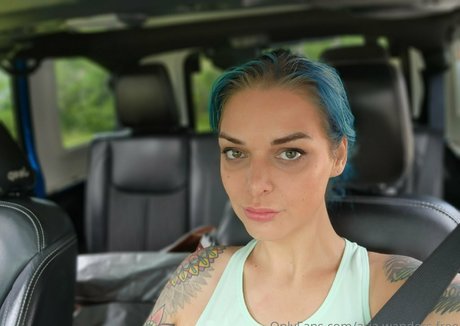 aria wanders free beautiful model picture