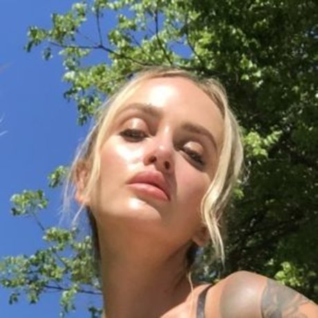 Alyssa Barbara pornstar art pic