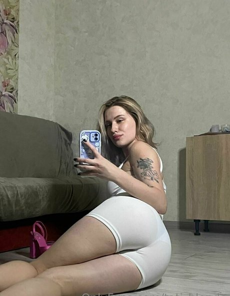 tati blonde pornographic star picture