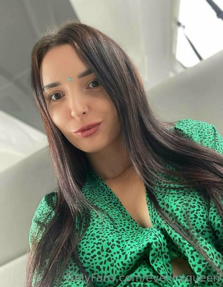 evelinaqueen beautiful star pictures