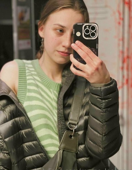 margo leevony star hot images