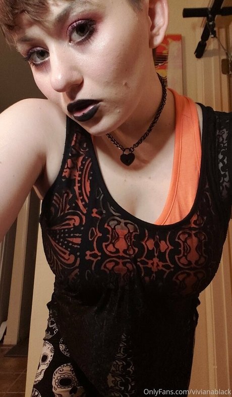 vivianablack nude star img