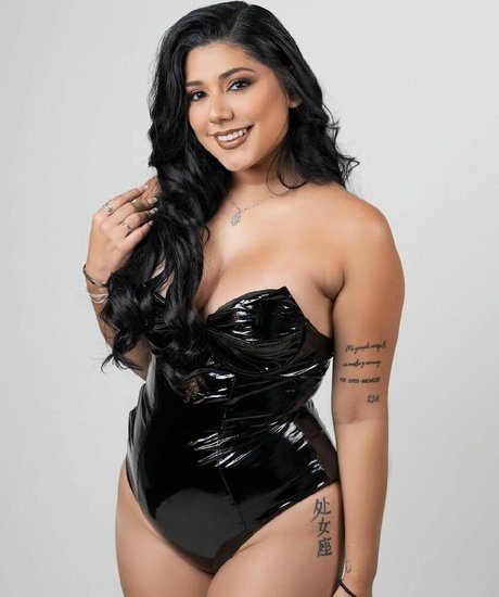 Juanita Barragan top model photo