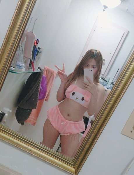 Lindychii naked actress galleries