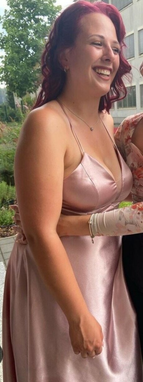 Pika Mikelj star naked picture