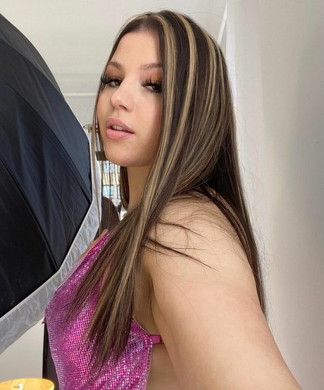 amiemmaadler model best pic