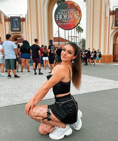 Taya Miller star perfect pic