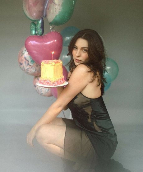 Taya Miller model erotic img