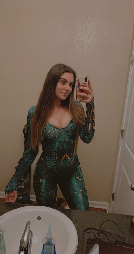 Taya Miller hot model photos