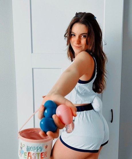 Taya Miller star nude pictures