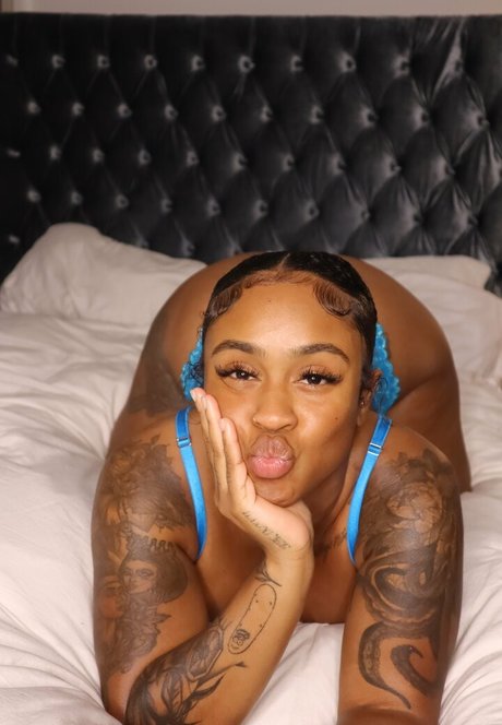 latina shemale onlyfans erotic photos