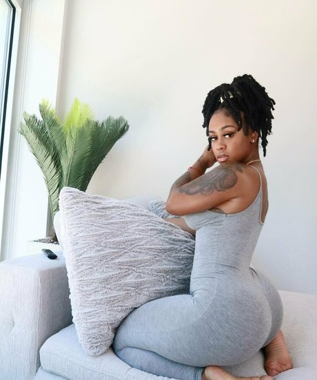 therealbombshell mint best actress pics